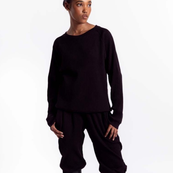 Baserange Black Basic sweatshirt and Pants (2pc set) - Picture 5 of 6